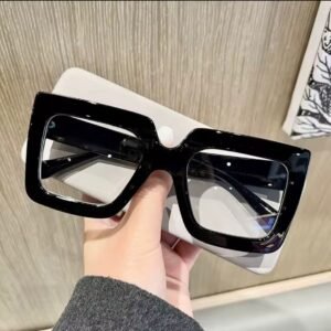 Square Light-Blocking Reading Glasses – Anti-Blue Light Eyewear (3)
