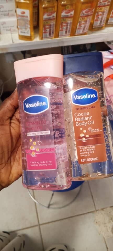 Vaseline Glow Body Oil – Radiant Skin Enhancer